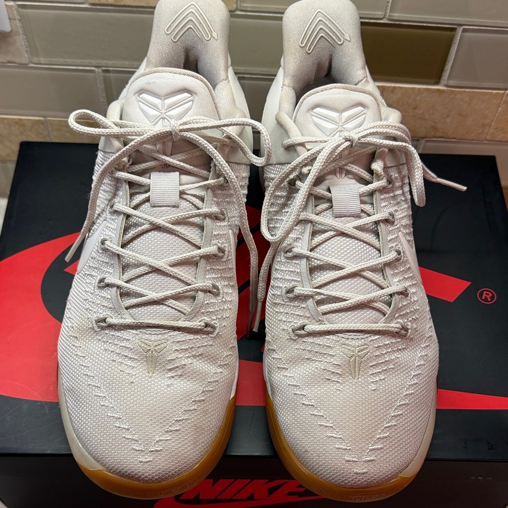 Kobe AD light bone Basketball Sneakers